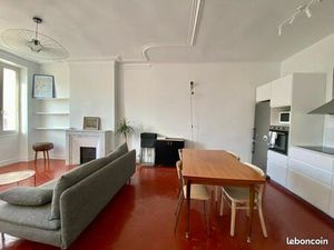 Appartement T3 meublé Castellane