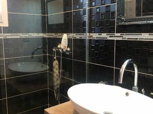 Belle villa récente avec jardin