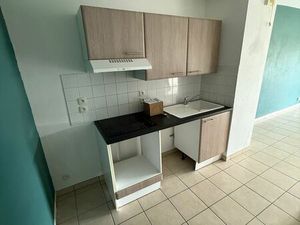 ? Beau T2 meublé en centre-ville de Calais – résidence récente et calme