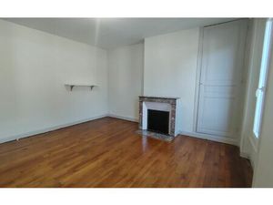 Location appartement  61.28 m² T-3 à La Souterraine  477 €