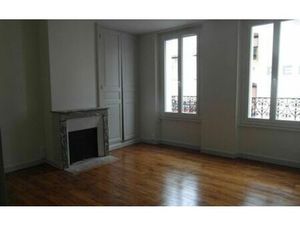 Location appartement  61.28 m² T-3 à La Souterraine  477 €