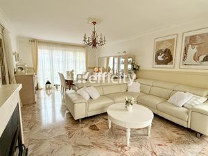 Maison 9 pièces - 179 m²