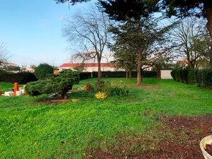 Vente terrain 420 m² à Saint-Jean-de-Liversay (17170)  67 200 €