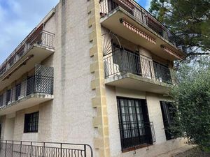 Appartement à vendre à Aix en Provence au 2ème et dernier étage 139.60 m2 + 39.02 m2 balco