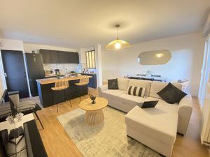 EXCLUSIVITE - GRAND 2 PIECES MEUBLE AVEC BALCON ET BOX SOUS-SOL DE 22M²