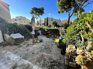 A LOUER - Appartement T2 Sausset les pins  résidence sécurisée  sur la corniche; un jardin