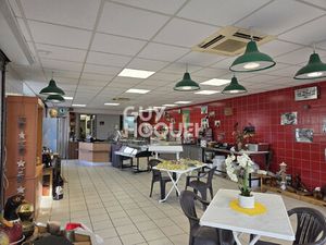 NAUCELLE (AVEYRON) - 160 m2 DE MURS COMMERCIAUX AVEC VITRINES QUI N'ATTENDENT QUE VOTRE TA