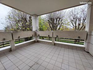 Appartement traversant - 3/4 pièces – 90 48 m² – Loggia vue Seine – Double box + cave