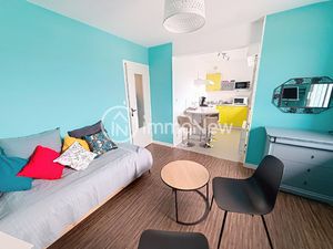 Studio au coeur de Jullouville à 100 mètres de la plage