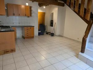 Triplex 47 57m² (57 76m² au sol) non meublé au centre historique de Viviers