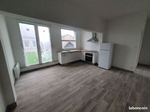 Joli studio quasi neuf avec grande terrasse