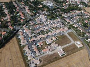 Vente terrain 390 m² à Bourgneuf (17220)  129 900 €