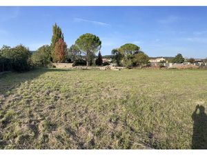 Vente terrain 600 m² à Pignans (83790)  156 000 €