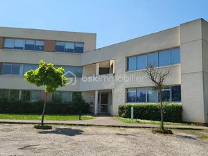 Vente locaux professionnels 5 pièces 93 m² à Estillac (47310)  108 400 €