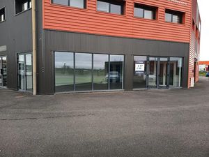 Vente locaux professionnels 84 m² à La Ville-aux-Dames (37700)  189 000 €