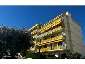 Location appartement  m² T-2 à Saint-Laurent-du-Var  880 €