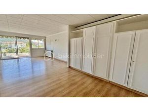 Grand studio/2P 49 m² avec balcon – Résidence seniors