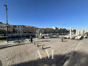 Vente locaux professionnels 114 m² à Sète (34200)  270 000 €