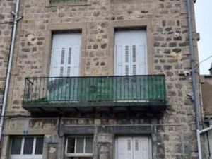 Vente immeuble 8 pièces 133 m² à Saint-Just-Malmont (43240)  102 000 €