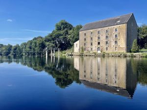 Vente immeuble 1250 m² à Pontivy (56300)  316 000 €