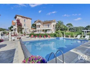 Vente locaux professionnels 900 m² à La Croix-Valmer (83420)  6 500 000 €