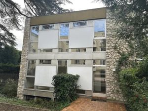 Vente locaux professionnels 182 m² à Saint-Germain-en-Laye (78100)  750 000 €