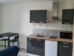 Location meublée appartement 1 pièce 19 m² à Les Herbiers (85500)  370 €