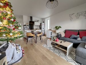 GUJAN-MESTRAS HYPER CENTRE ! T2 rénové de 46 m2  avec 95 m2