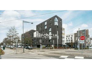 Avenue Racine – Studio 31 8 m² avec terrasse dans copropriété 2017. Emplacement recherché 