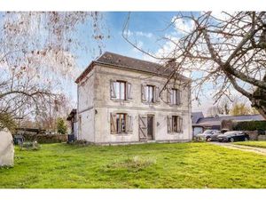 Maison de 6 pièces de 126 m² située à Saint-Gatien-des-Bois