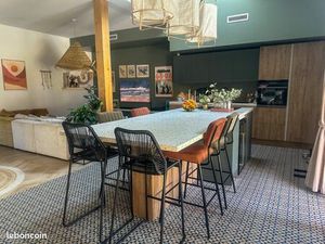 Maison 3 chambres + bureau - piscine - centre-ville