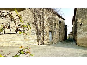 Remise à rénover à proximité du village de Vézénobres