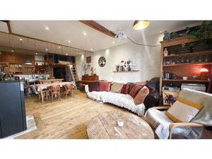 GRAND T4 AVEC STUDIO COIN NUIT ET SES DEUX GRENIERS A RENOVE