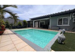 Maison Mamoudzou m² T-3 à vendre  650 000 €