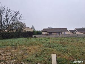 Terrain 450 m² Saint Uze