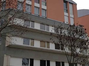 Boutique/Bureaux à louer sans pas de porte