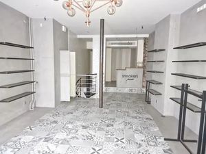 Boutique à louer sans pas de porte