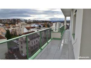 Très beau T4 lumineux de 78 m² avec terrasse de 25 m² à proximité du centre d'Annecy