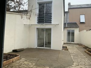 Location appartement 5 pièces 94 m² à Les Herbiers (85500)  750 €