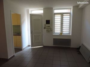 T5 rénové 110m2 avec 2 places parking et cave