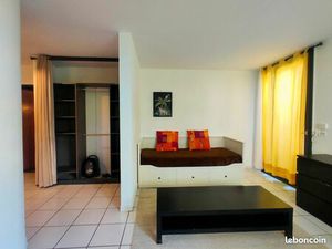 Studio meublé avec terrasse privée