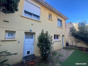 Mirande  centre T2 avec petit jardin