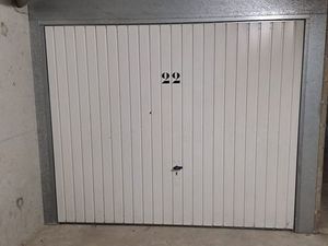 Box fermé sécurisé 15 m² en sous-sol Orléans Centre