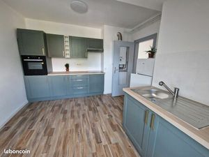 Location 2 pièces au dernier étage