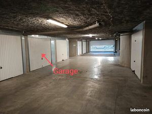 Grand Garage fermé et sécurisé
