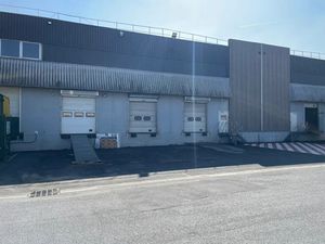 Location locaux professionnels 1600 m² à Stains (93240)  11 333 €