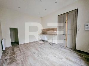 Location locaux professionnels 1 pièce 15 m² à Beauvoisin (30640)  340 €