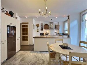 Appartement Traversant de 106 m2 avec Terrasses et stationnement