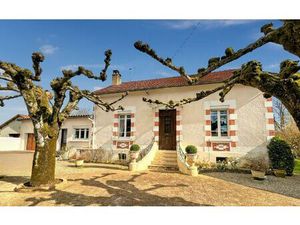 Maison Sarliac-sur-l'Isle 154 m² T-6 à vendre  219 300 €