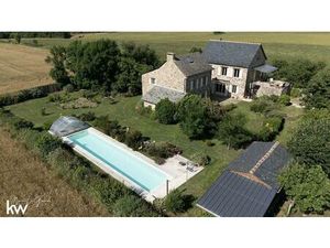 Maison familiale aveyronnaise avec piscine